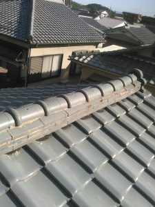 横浜市にて屋根修理　棟瓦の積み直し　完工